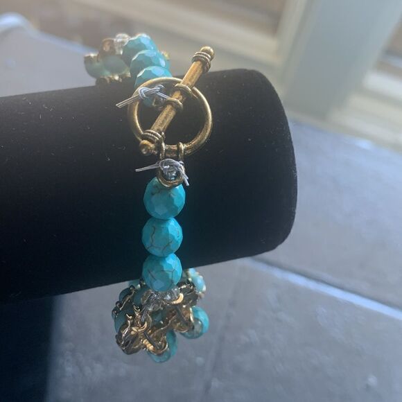 Beautiful Turquoise Blue Floral Bead Bracelet, in Gold, Unmarked - Picture 2 of 4